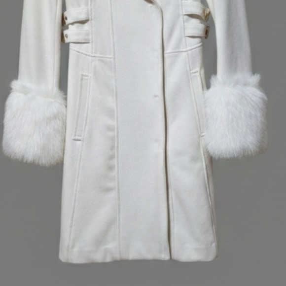 BEBE✨ Gorgeous White Wool Coat with Fur Trim✨ EUC, Size XS - Picture 5 of 8